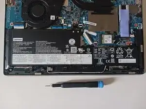 Lenovo IdeaPad 5-14ALC05: Accessing the internals