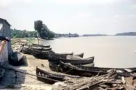 Fishing boats between Nufăru and Mahmudia