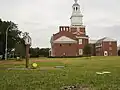 Husky Live Oaks, a 9-hole object disc golf course on campus