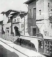 The former Porte de la Commutation on rue Lafayette before the construction of rue Alsace-Lorraine (between 1869 and 1873), opposite the Jardin du Capitole