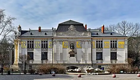 Square Szczepański 4, "Pałac Sztuki"