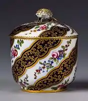 Sèvres Manufactory sucrier and cover – pot à sucre Bouret shape – circa 1770