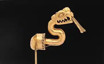The serpent labret with articulated tongue