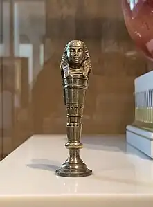 Signet with pharaoh head and Egyptian Revival motifs, c.1810, bronze, Neues Museum